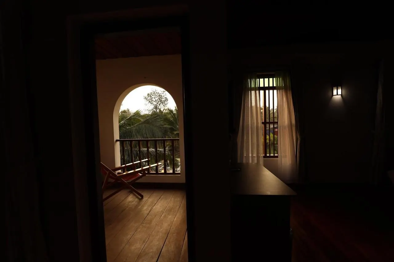 Hotel Kumarakom Heritage Resort Kottayam