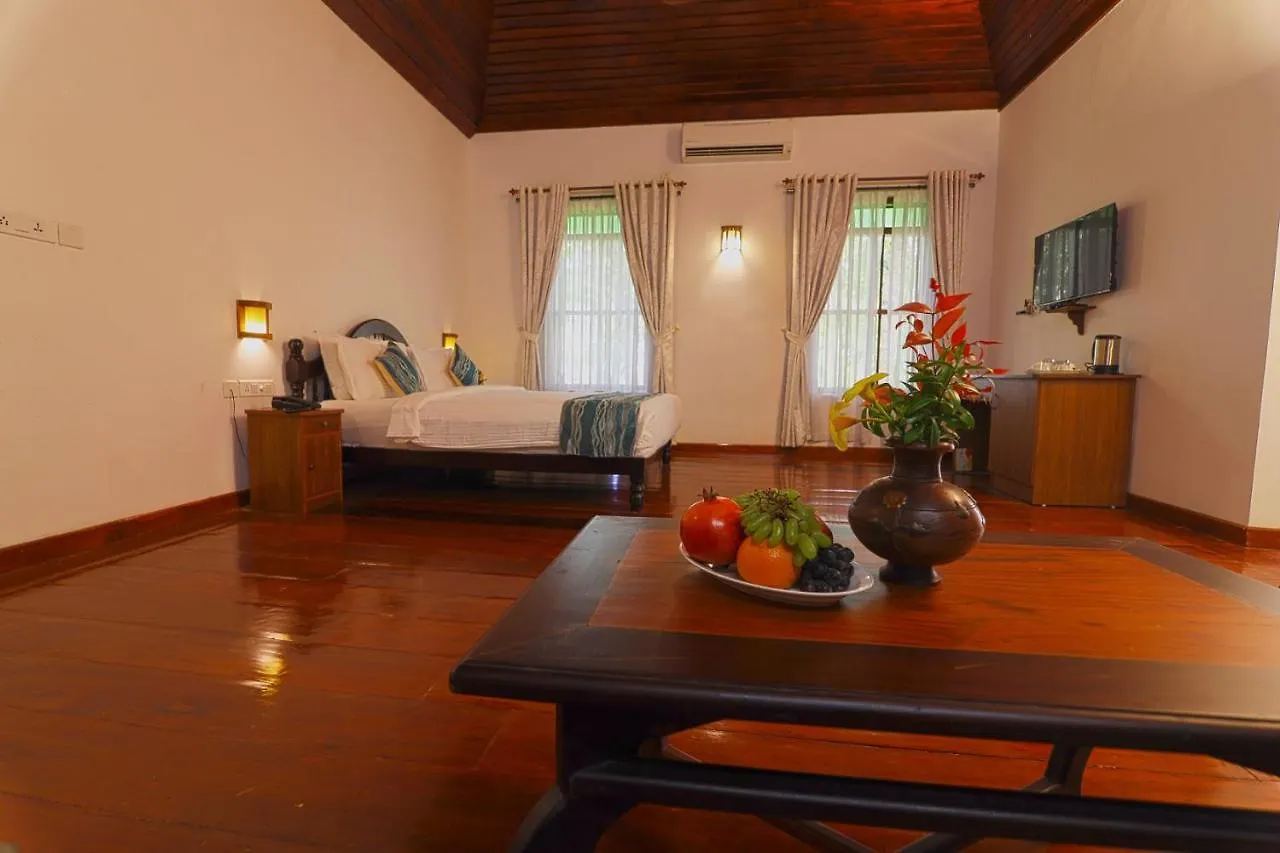 *** Hotel Kumarakom Heritage Resort Kottayam India