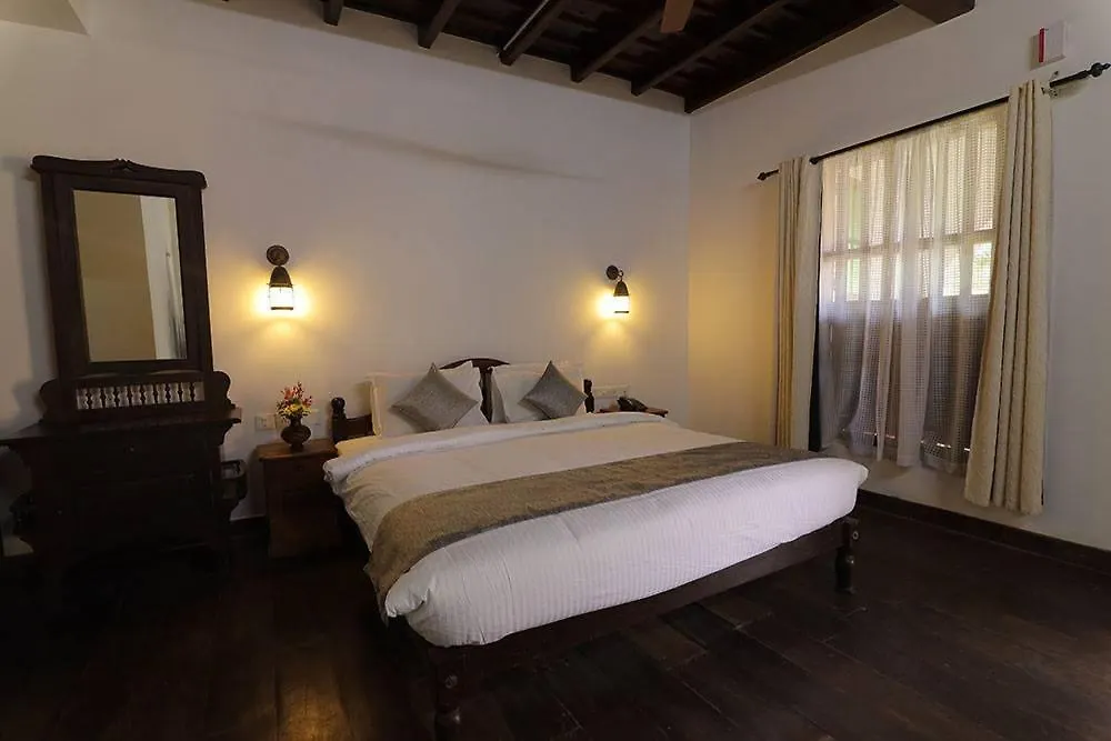 *** Hotel Kumarakom Heritage Resort Kottayam India