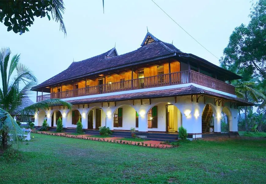 Hotel Kumarakom Heritage Resort Kottayam
